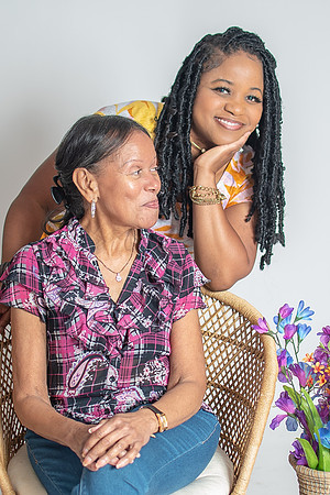 Mom-102