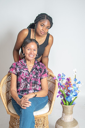 Mom-105