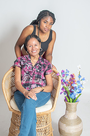 Mom-106