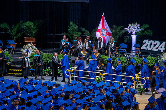 Grad2024-16