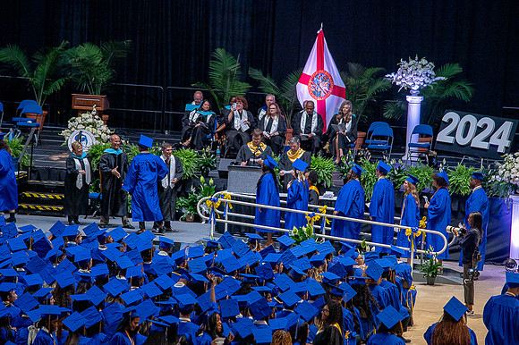 Grad2024-19