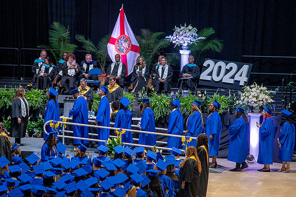 Grad2024-13